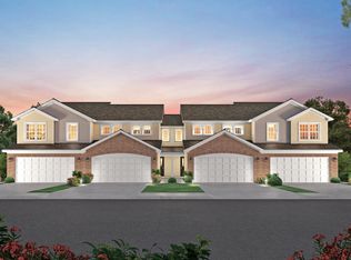 2 Westlake Dr #5X4H0F, Cary, IL 60013