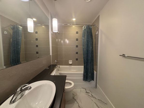 2 bedroom rental in Surrey — photo 12
