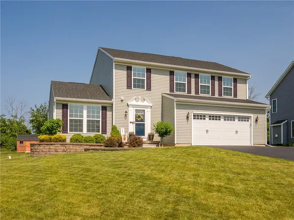 20 Goldenhill Ln, Brockport, NY 14420