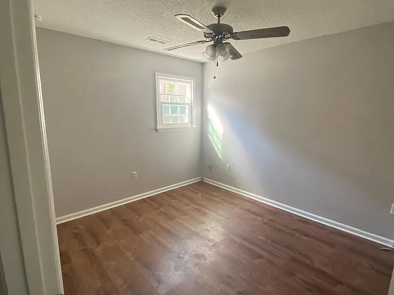 8232 Meadowdale Ln — Photo 34