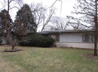 8620 N Kildeer Ct, Brown Deer, WI 53209