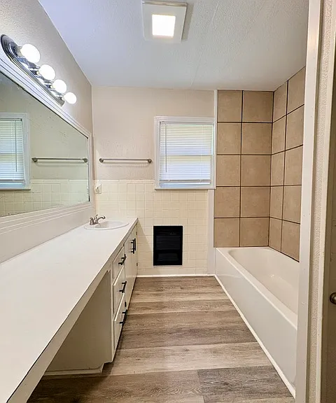 1824 S Fleishel Ave — Photo 7