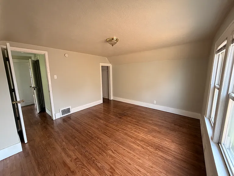 2431 Prast Blvd — Photo 16