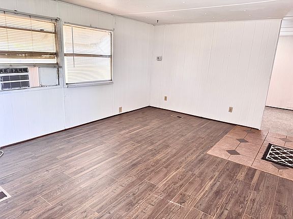 4th image of 6712 Oak Crest Dr E