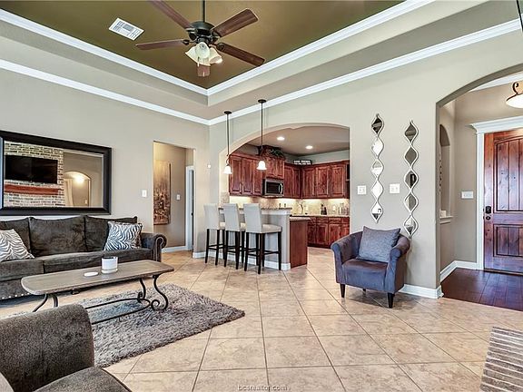5th image of 2611 Forest Oaks Dr
