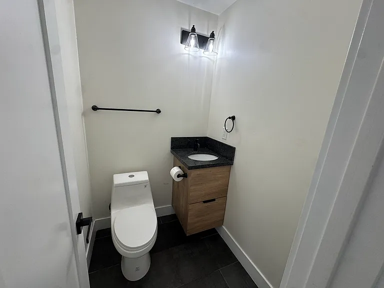 685 N Hickory St #2 — Photo 10