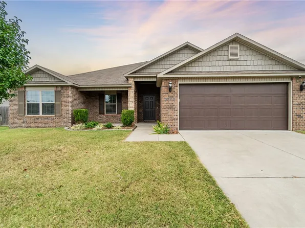 2502 Elmwood Ave, Lowell, AR 72745