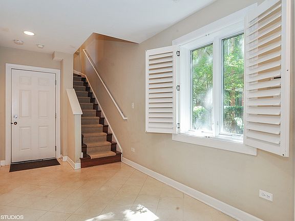 4th image of 5003 N Lincoln Ave APT 6