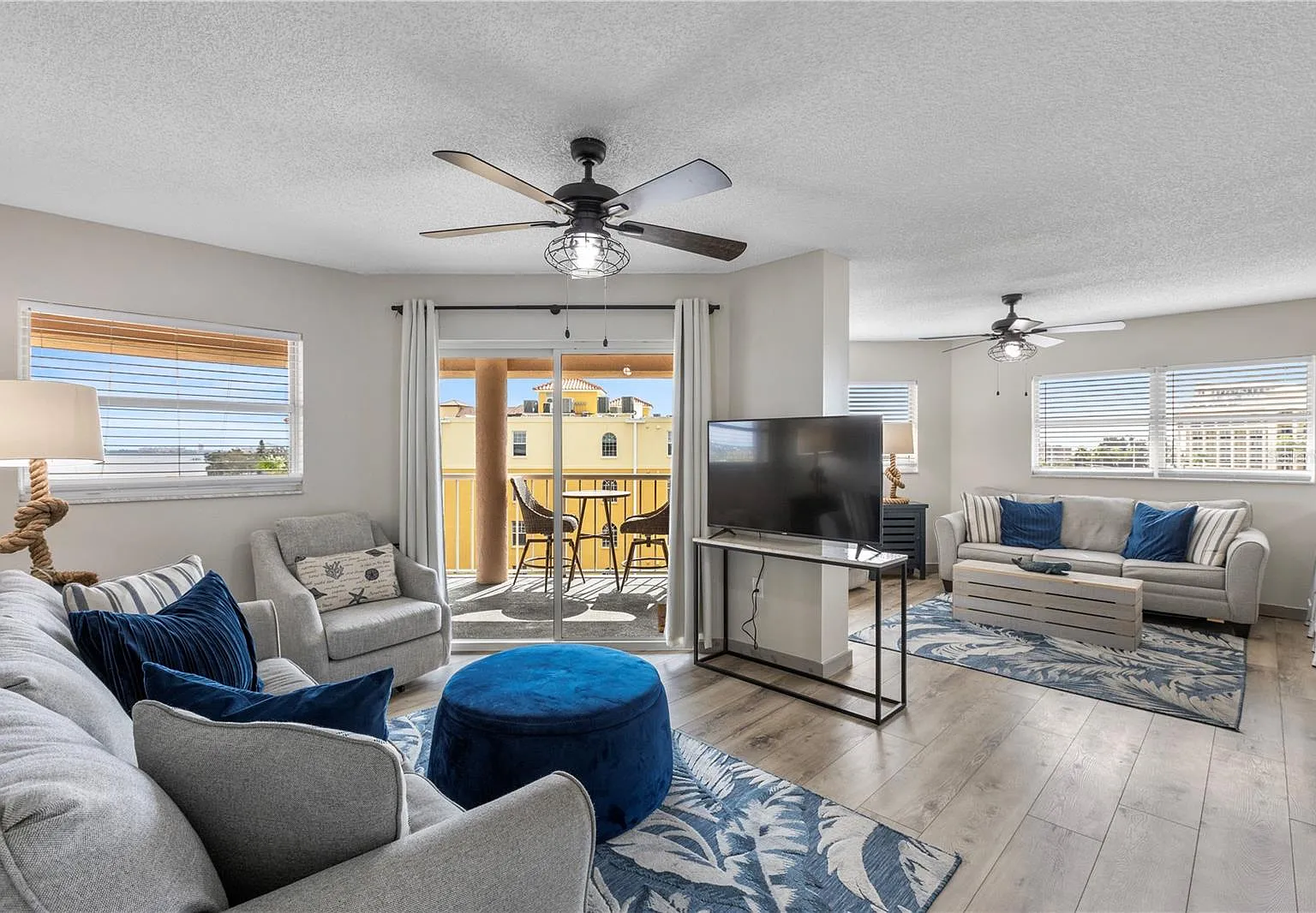2 bed, 1220 sqft, $3,500 — Photo 3