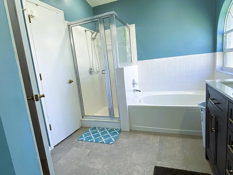 111 Lindale St — Photo 13