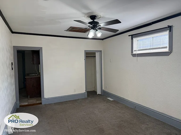1015 Charles Ave — Photo 5