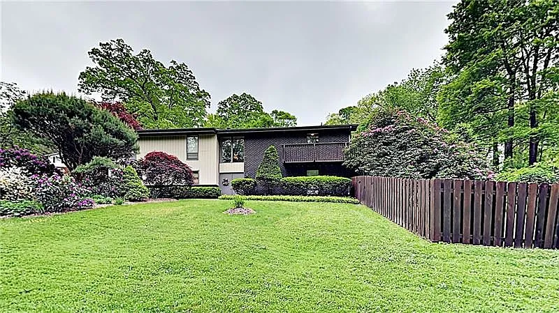 250 Wexford Bayne Rd photo 1