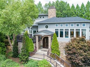 166 Pleasant Pointe Dr, Hickory, NC 28601