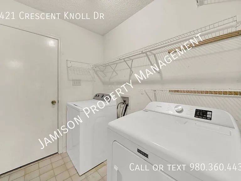 3421 Crescent Knoll Dr — Photo 7