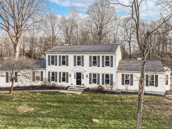 6817 W Forest Brook Dr, Fountaintown, IN 46130