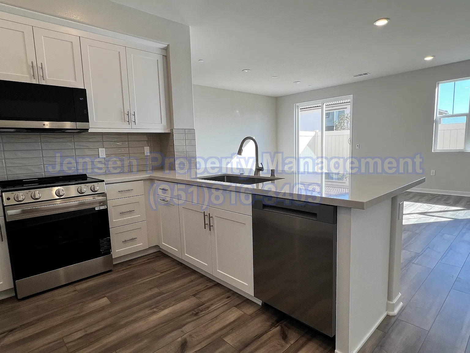 4 bed, 1994 sqft, $3,900 — Photo 4