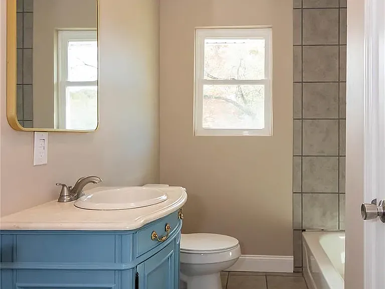 1341 Meadow Dr — Photo 6