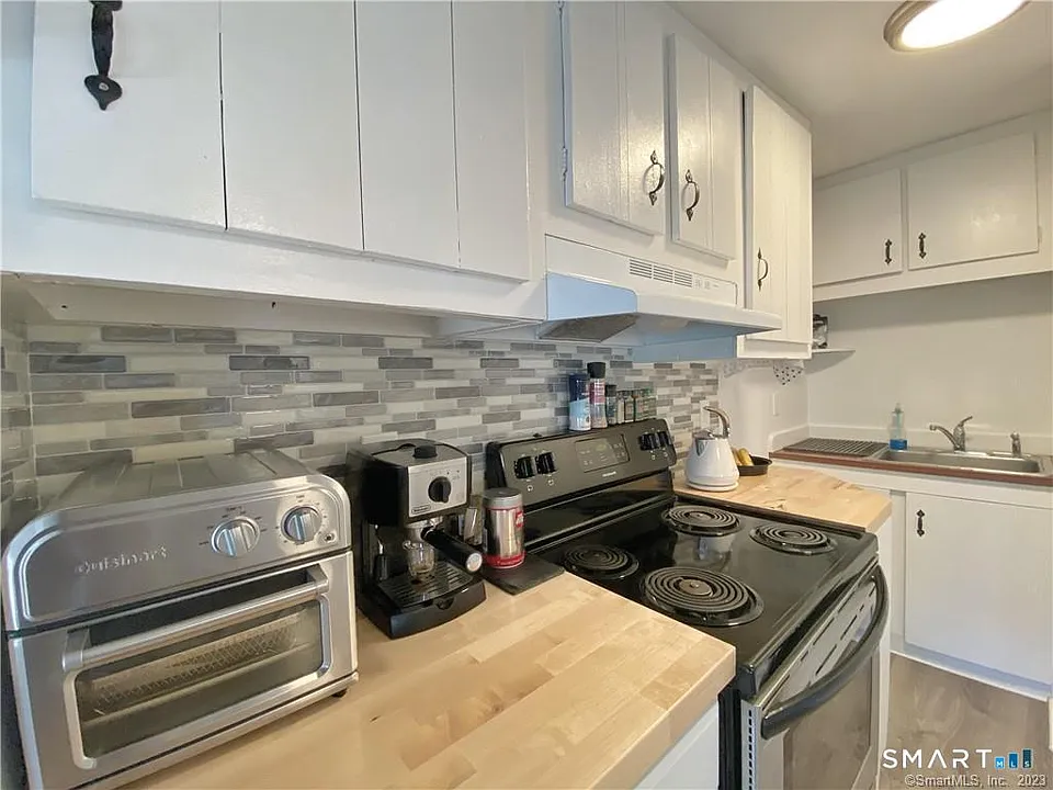 16 Ruby St #4
