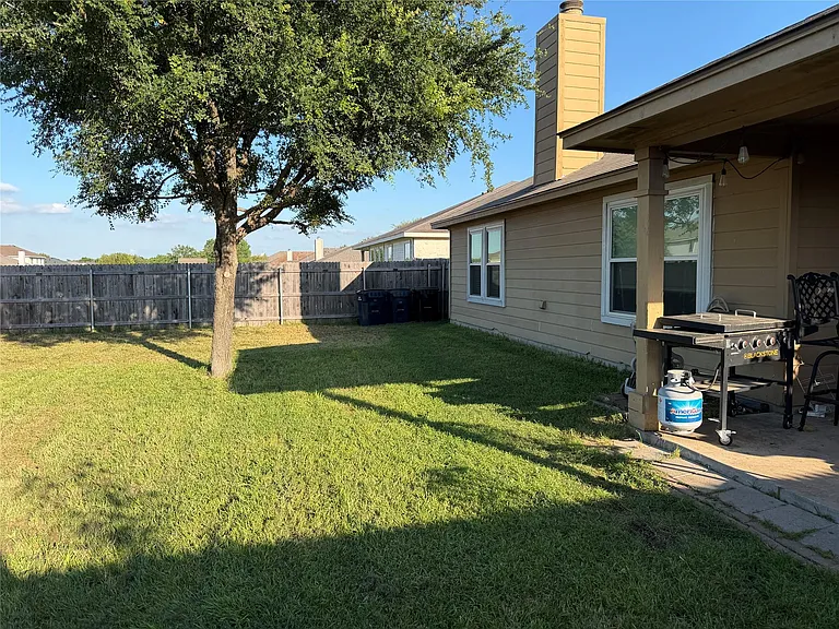125 Waterlily Way — Photo 2