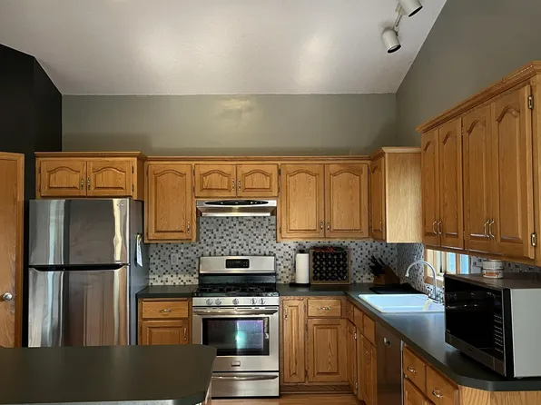 30936 Marigold Ln, Lindstrom, MN 55045