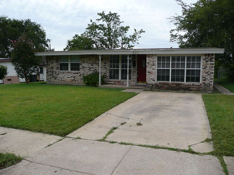 1st image of 902 Piedmont Dr