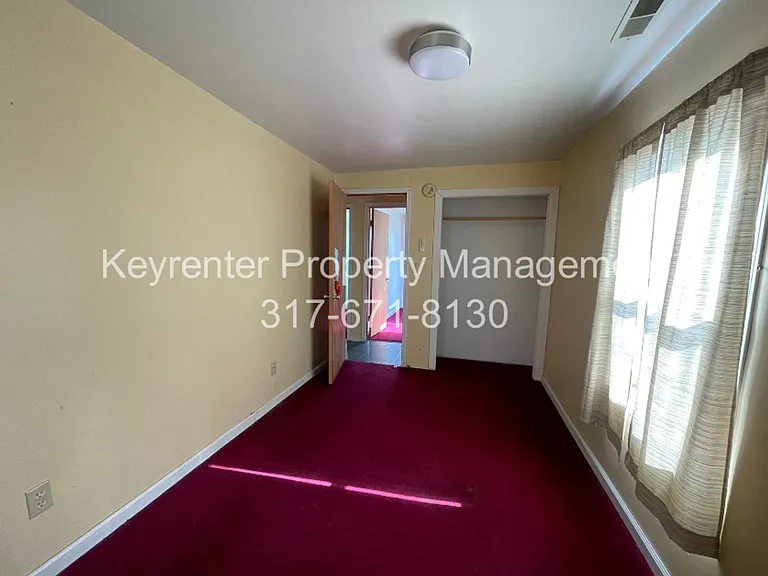1027 E 4th St — Photo 10