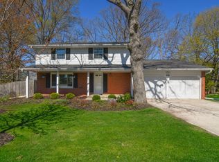 472 Skyline Blvd, Green Bay, WI 54302