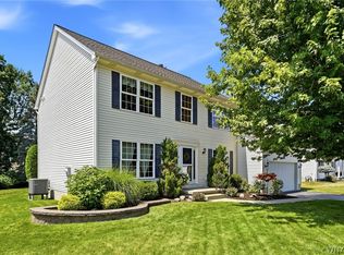 4178 Foxwood Ln, Williamsville, NY 14221