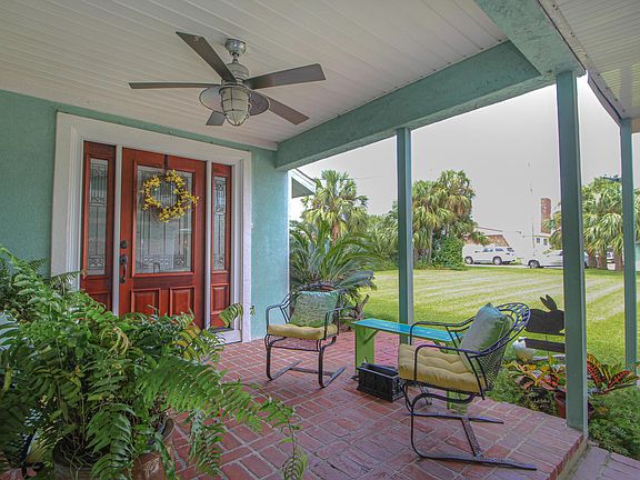 2nd image of 831 Tarpon Dr