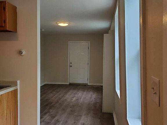 4th image of 10 122nd St #1