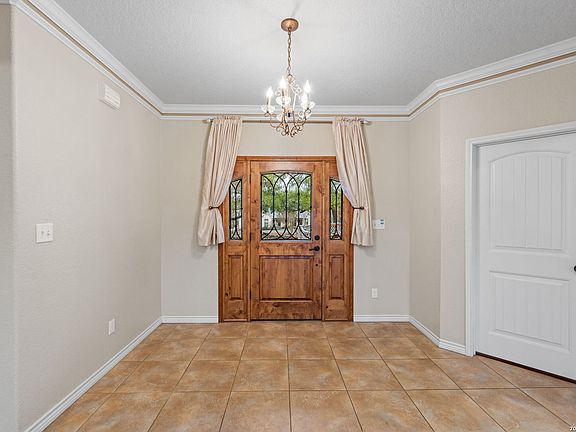 4th image of 225 Skye Dr