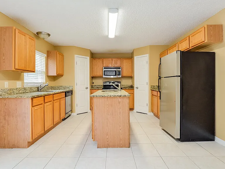 2047 Galahad Dr — Photo 9