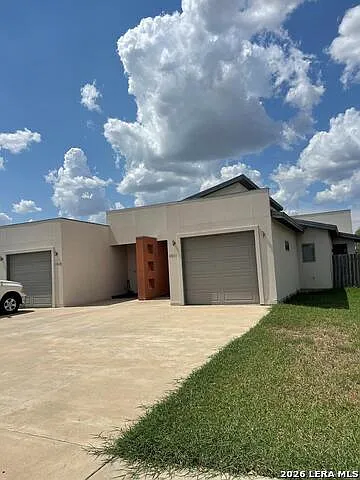 2 bed, 1.5 bath, 1119 sqft, $1,700 — Photo 2