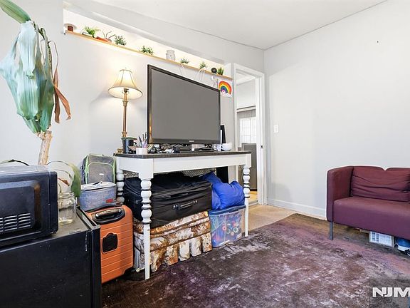 4th image of 2 Yolanda Place