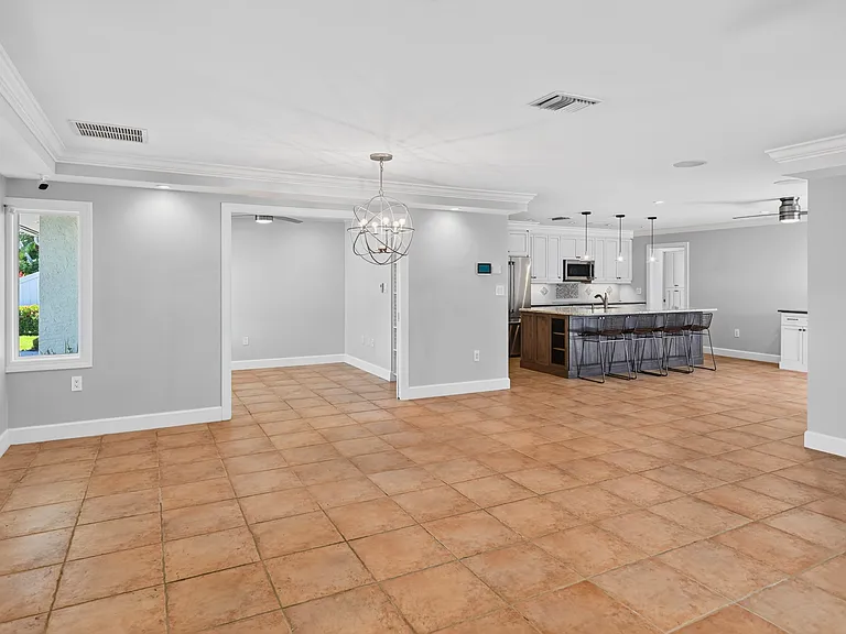 606 Owl Way — Photo 6