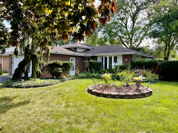 7518 S 78th Ct, Bridgeview, IL 60455