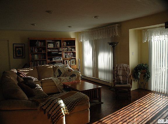 4th image of 2670 Rockaway Ave