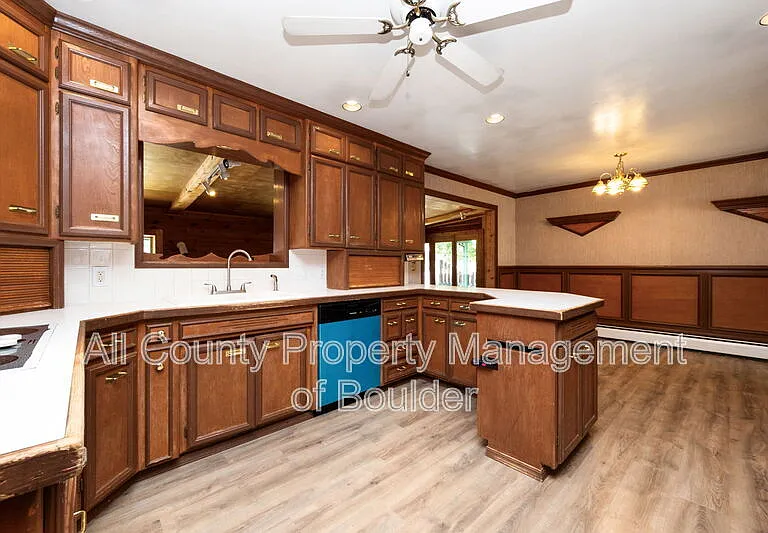 701 S Miller Ave — Photo 5