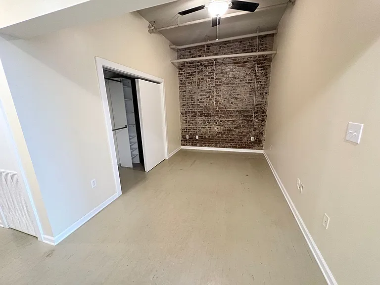 The Fleetwood Building — Photo 32