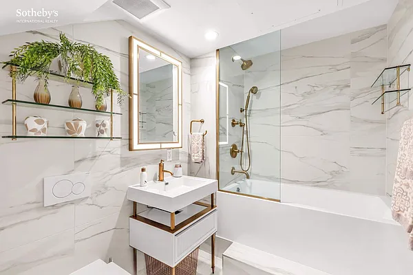 Sold by Sotheby's International Realty | media 19