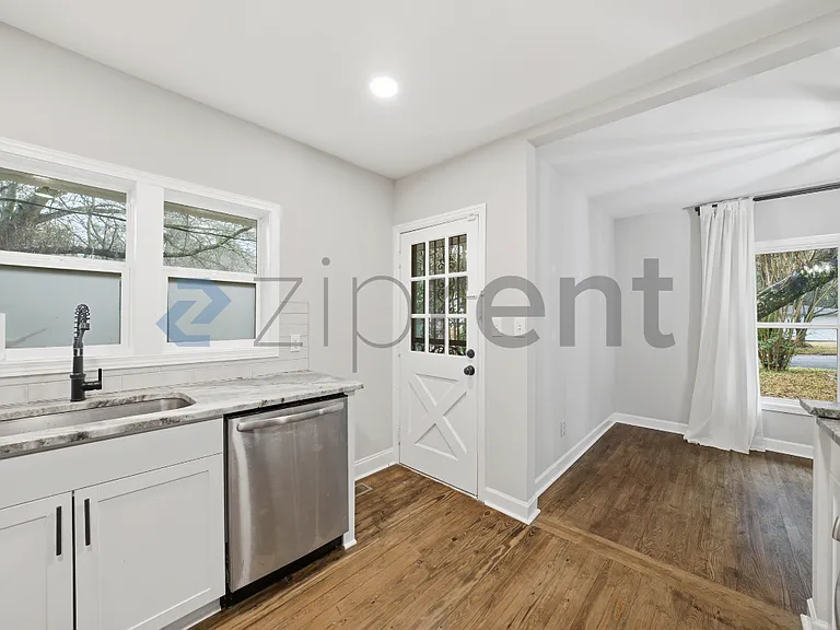 1788 Broadwell St SW — Photo 8