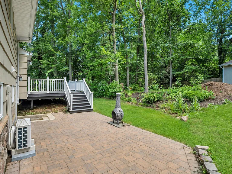 336 Dix Hills Rd #1 — Photo 27