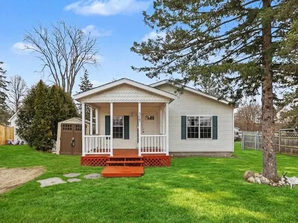 317 Maple St, East Jordan, MI 49727