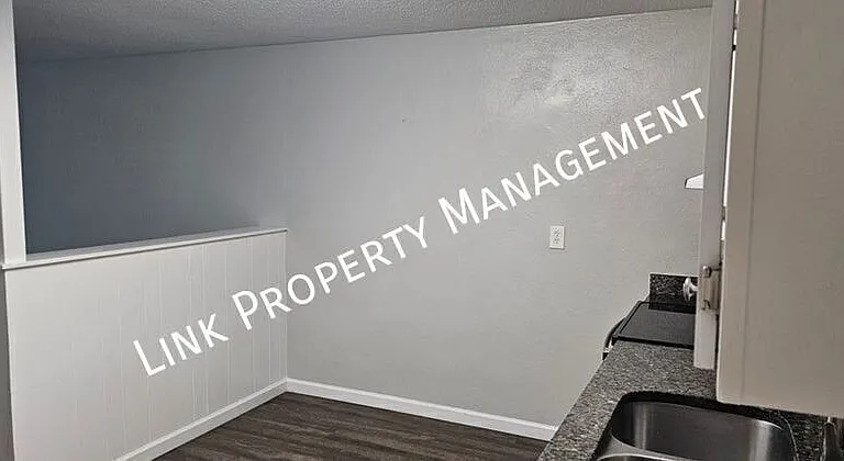 1640 Keeble St — Photo 13