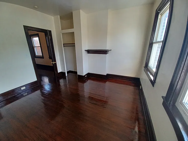262 Bond St — Photo 18