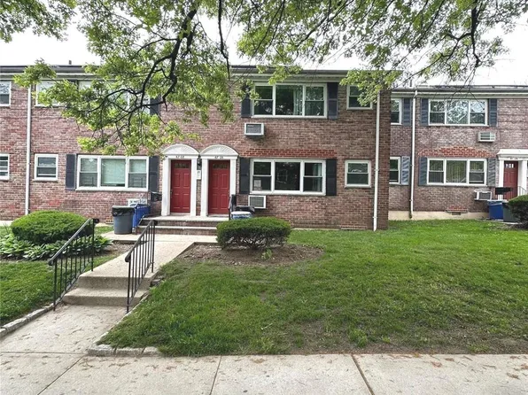 67-06 152nd St #265A, Flushing, NY 11367