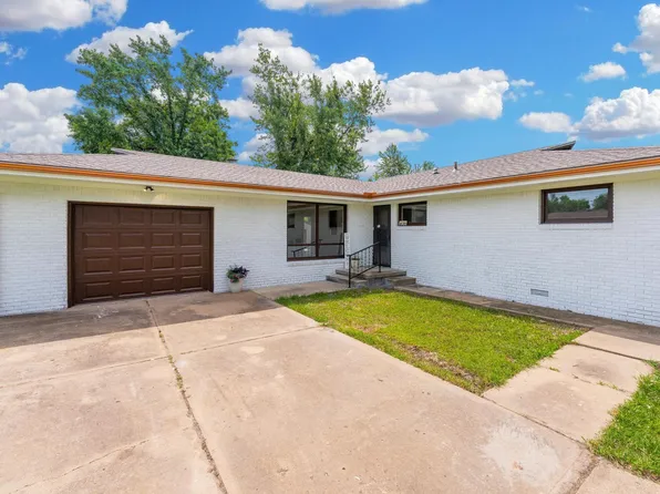 409 N Woodlawn St, Wellington, KS 67152