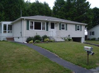 10 June St, Dudley, MA 01571