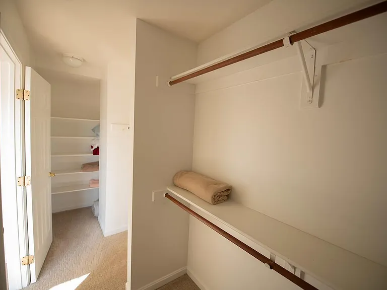 1431 N Scott St — Photo 17