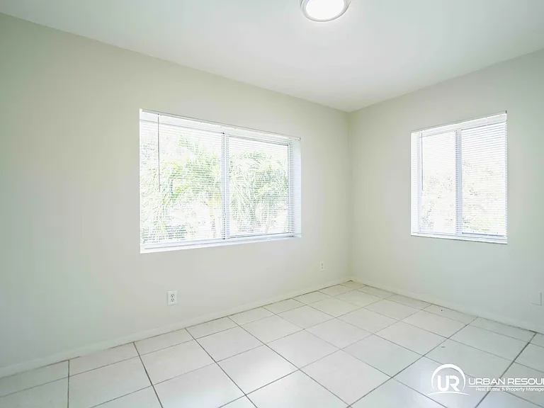666 NE 80th St #6 — Photo 9